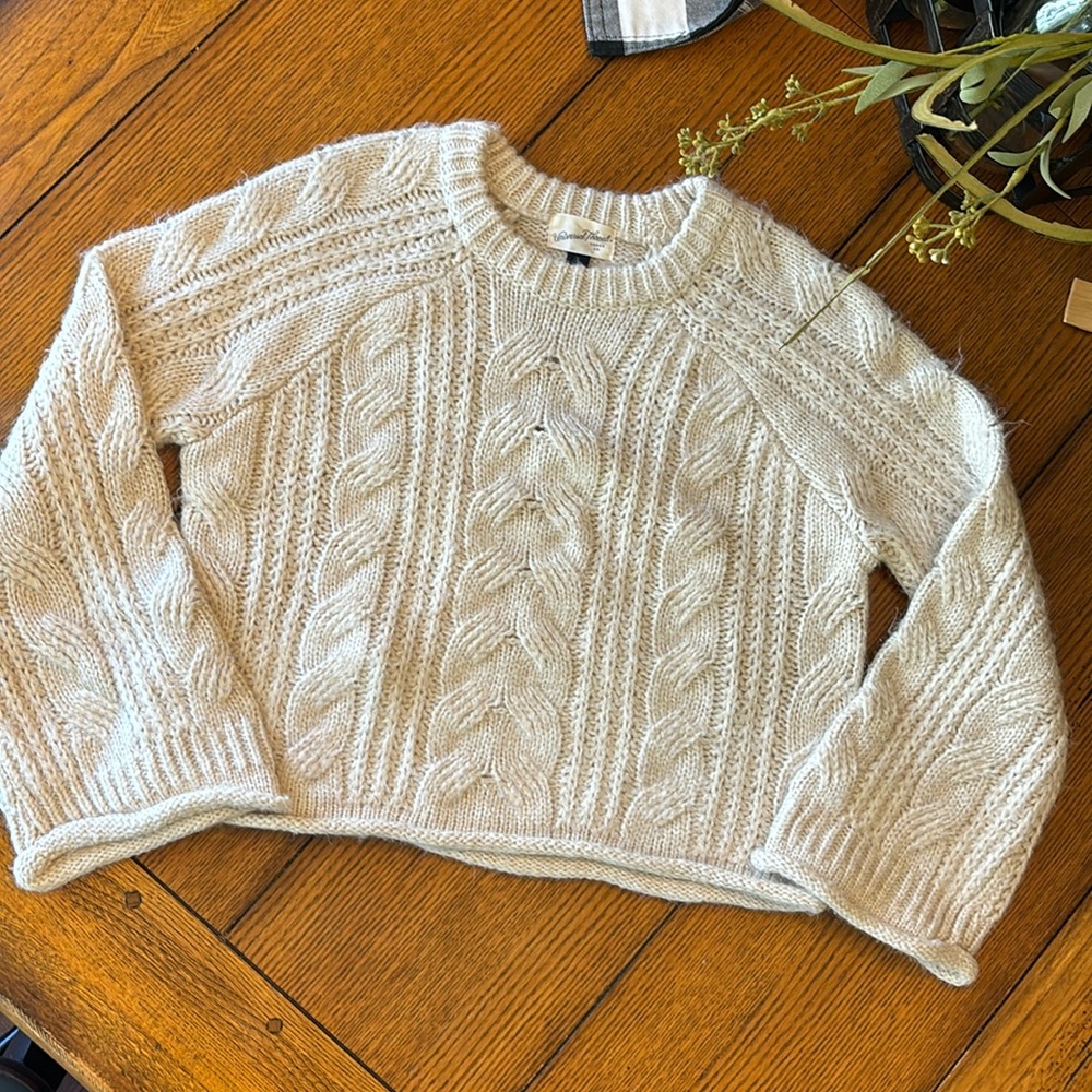 Universal Thread Cable Knit Cropped Sweater Size S